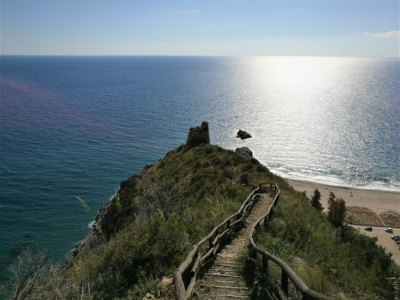 Punta del telegrafo ad ascea marina vista dal sentiero degli innamorati sul golfo di velia il cilentano il cilento