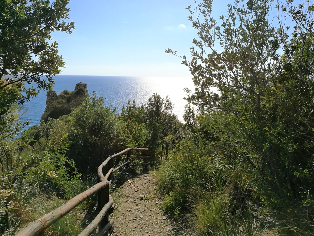 Sentiero degli innamorati ascea marina punta del telegrafo vista torre saracena il cilentano cilento