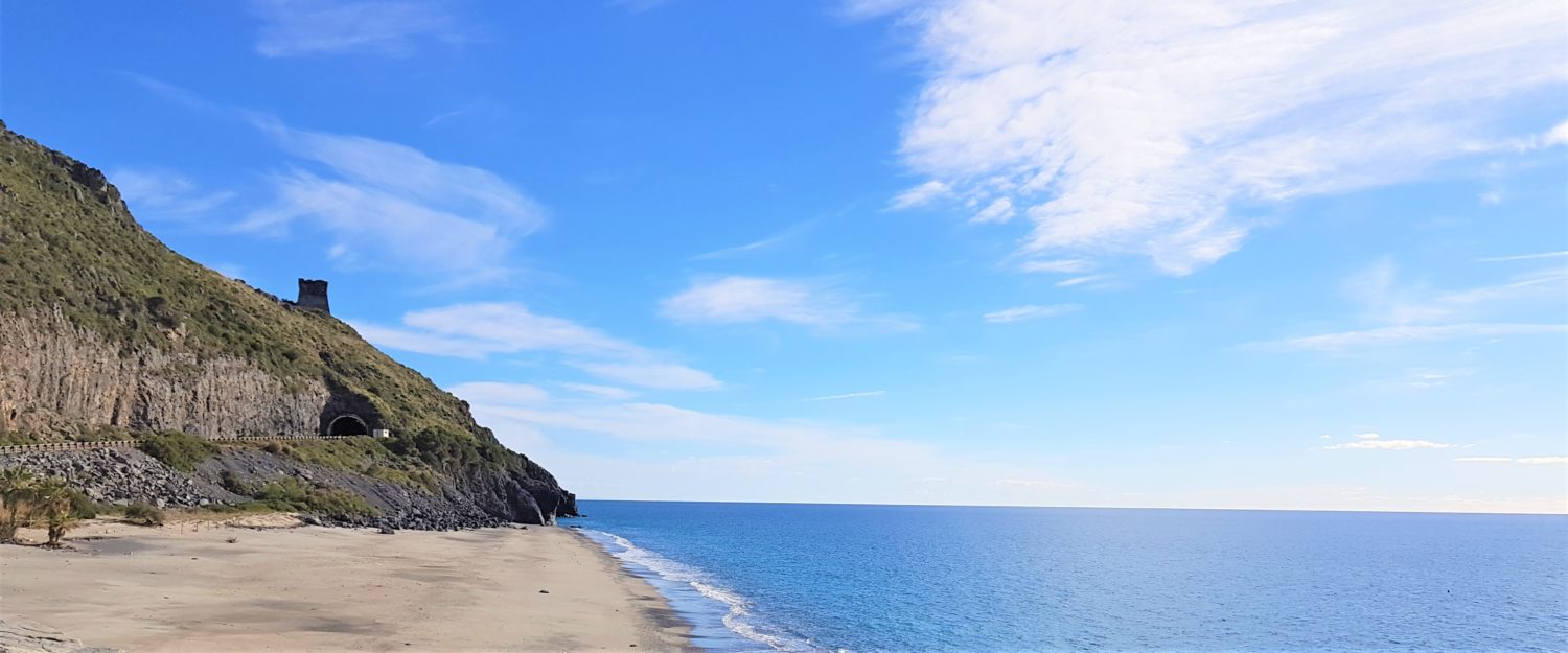 Spiaggia del troncone a Marina di Camerota, la spiaggia dei naturisti cala finocchiaro