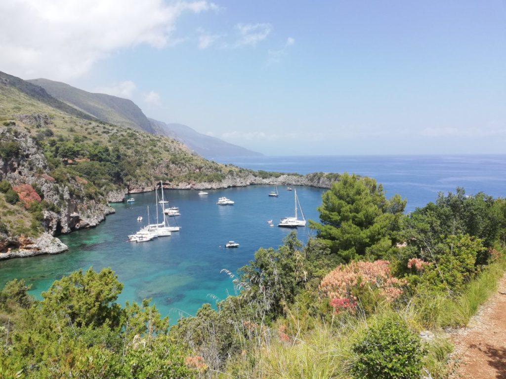 Baia degli infreschi dal sentiero e dalla chiesa il cilentano cilento