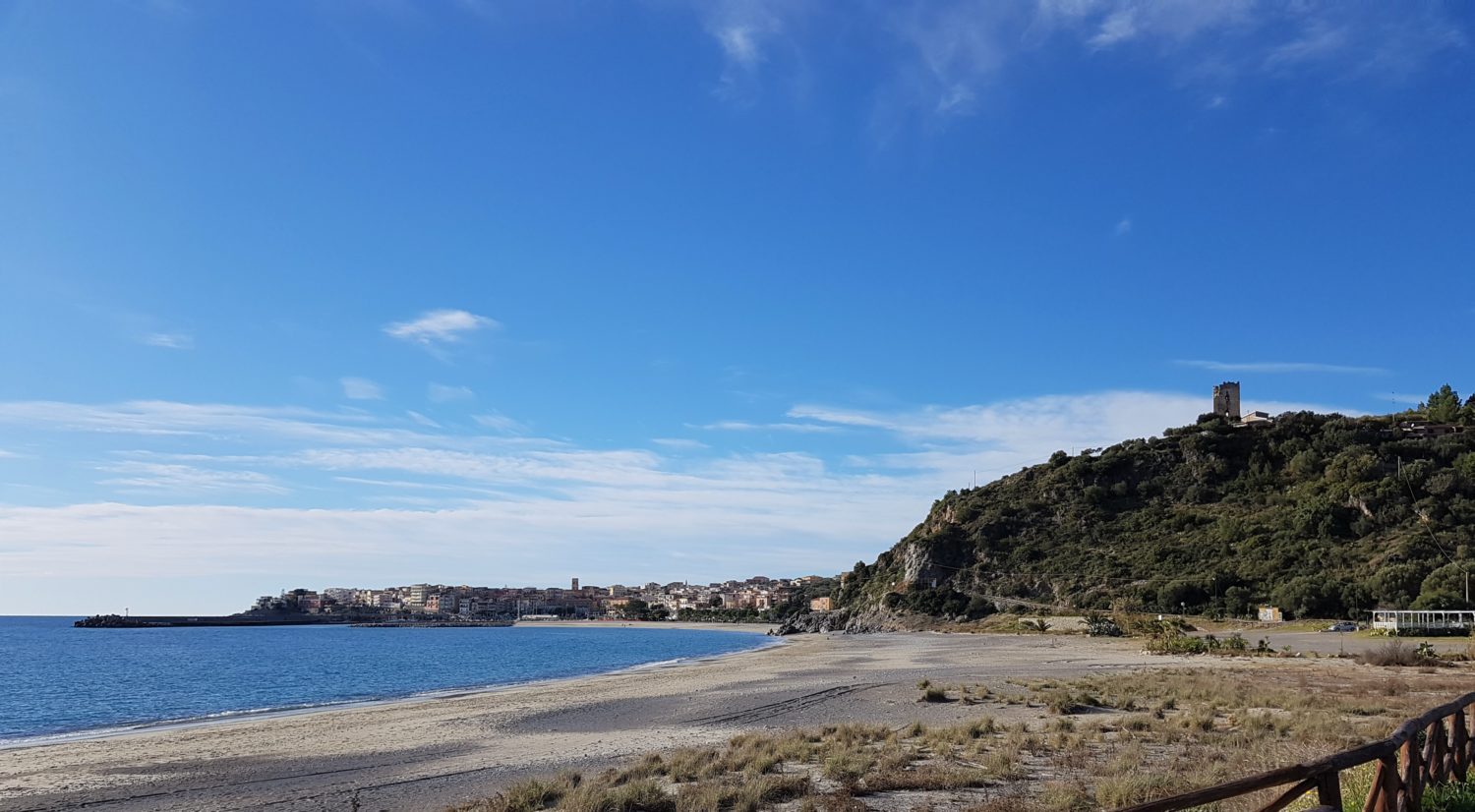 Spiaggia di Lentiscelle a Marina di Camerota imbocco sentiero della masseta e degli infreschi il cilentano cilento