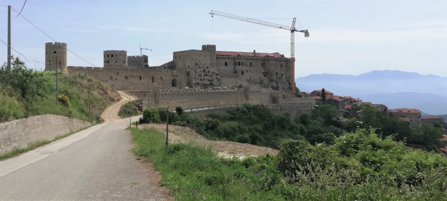 castello medievale di rocca cilento il cilentano.jpg