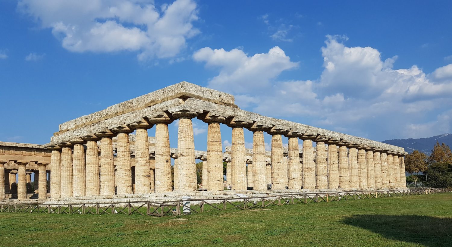 Tempio di Hera era esterno 9 colonne Paestum