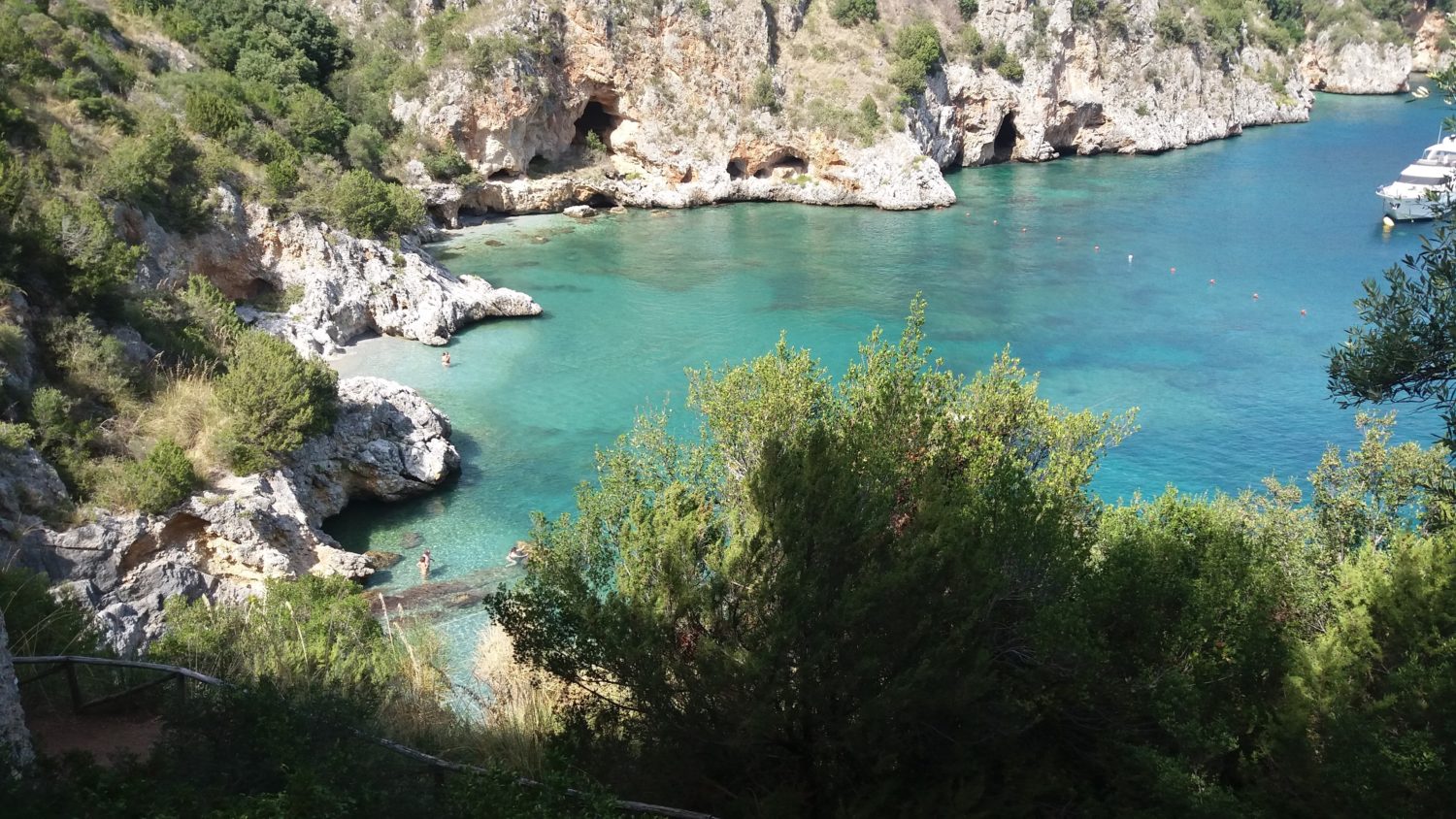 la spiaggia spiaggia di baia degli infreschi, marina di camerota scario (1)