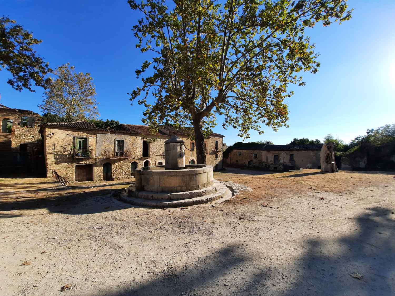 fontana-abbeveratoio-roscigno-vecchia-paese-museo-borgo-fantasma