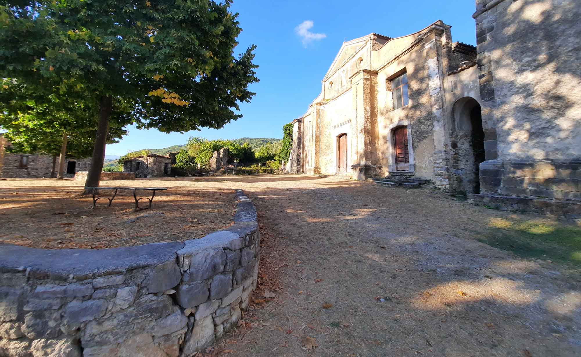 roscigno-vecchia-paese-museo-borgo-fantasma